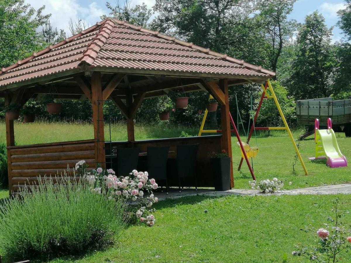 Nika * Ogulin